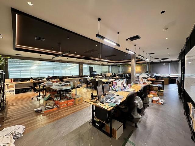 ให้เช่าโกดังพร้อมออฟฟิศ 2,100 ตรม. ย่านสวนหลวง เฉลิมพระเกียรติ ร.๙ ซอย 30 อุปกรณ์ครบ พร้อมใช้งาน