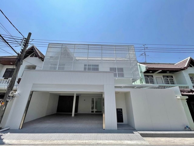 ขายทาวโฮม 2 ชั้น ถนนรัชดา ซอยประชาราษฎร์บำเพ็ญ ใกล้ MRT ห้วยขวาง ใกล้ ห้าง Central rama9 , ฟอร์จูน 