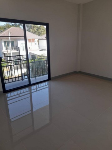 บ้านหลังใหญ่สร้างใหม่ สไตล์โมเดิร์น สันทรายหลวง สันทราย