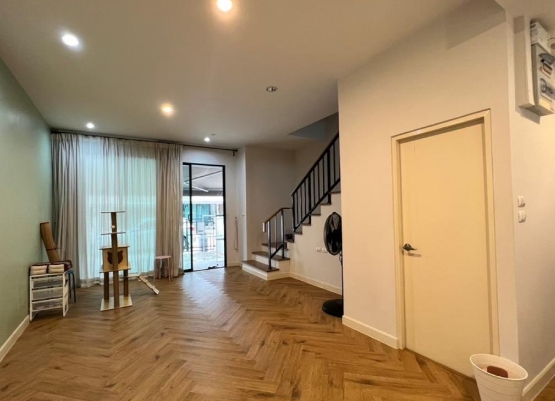 ขายและให้เช่า ทาวน์โฮม บ้านกลางเมือง The edition พระราม 9 พัฒนาการ ประเวศ