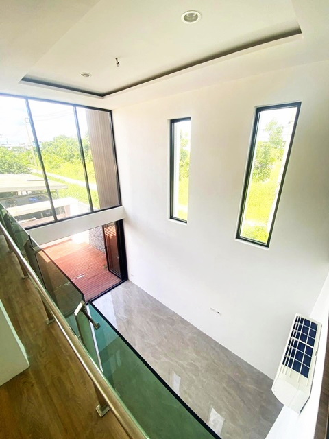 พระจอมเกล้าธนบุรี 1.4 กม. พุทธบูชา 40-46 3 นอน ให้เช่าบ้านเดี่ยว 2 ชั้น 55 ตร.วา.220 ตร.ม.ม.4 น้ำ  บิ๊กซี ประชาอุทิศ 3.1 กม