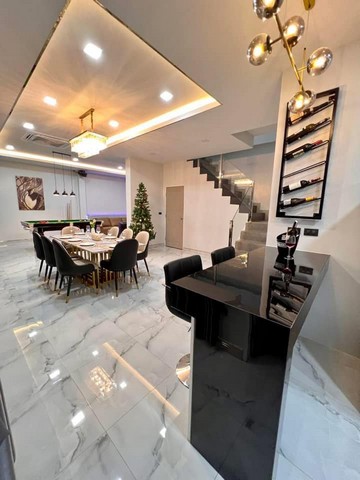 ขายพร้อมผู้เช่า บ้านพูลวิลล่าสร้างใหม่ ไม่ได้อยู่ในโครงการ บางละมุง พัทยา จ.ชลบุรี อยู่ใกล้เทศบาลนาจอมเทียน ใกล้แหล่งท่องเที่ยว