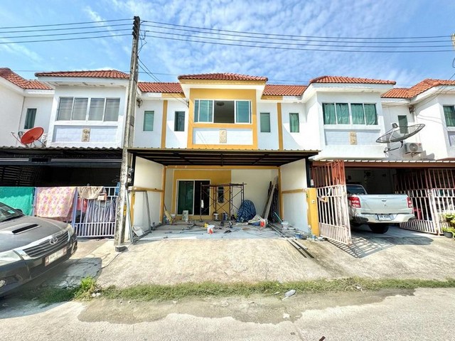 ให้เช่าทาวน์โฮม 3 ชั้น ซอยแจ้งวัฒนะ - ปากเกร็ด 19 ตกแต่งและต่อเติมระเบียง อยู่ตรงข้ามเซนทรัล แจ้งวัฒนะ