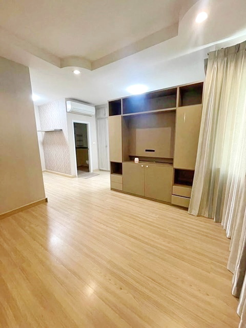 MRTราษฎร์พัฒนา 900ม รามคำแหง154-164 5นอน .ทาวน์โฮม 3ชั้น หัวมุม 230 ตร.ม. รร.นานาชาติฮีทฟิลด์ 2.8 กม.พร้อมเฟอร์ ตลาดน้ำขวัญเรียม 1.5กม.