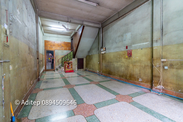 ขายอาคารพาณิชย์ ราษฎร์บูรณะ ซอย 7 ขนาด 1 คูหา 3 ชั้น 15 ตรว. ใกล้ถนนใหญ่ เข้าซอย 30 ม. ใกล้สะพานกรุงเทพ สะพานพระราม 9