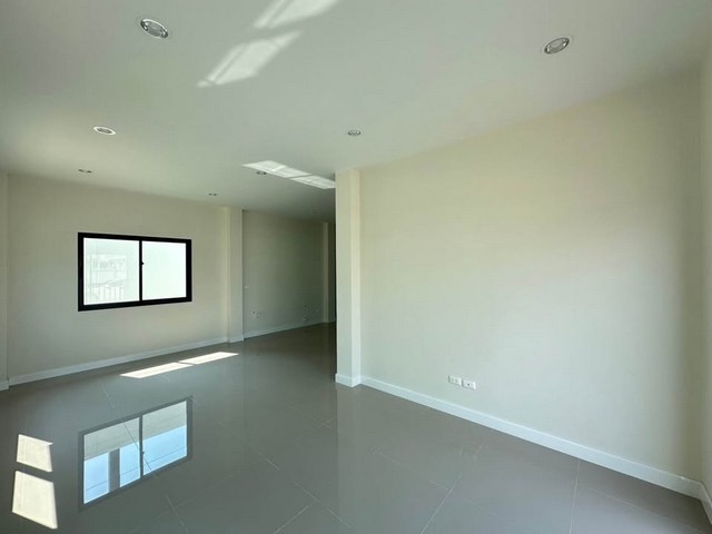 ให้เช่าบ้านเดี่ยว  ใกล้ตลาดใหญ่ชัชวาลย์  ใกล้มอเตอร์เวย์ โครงการ  ซีพีเอ็น นิน วงแหวน ลำลูกกา