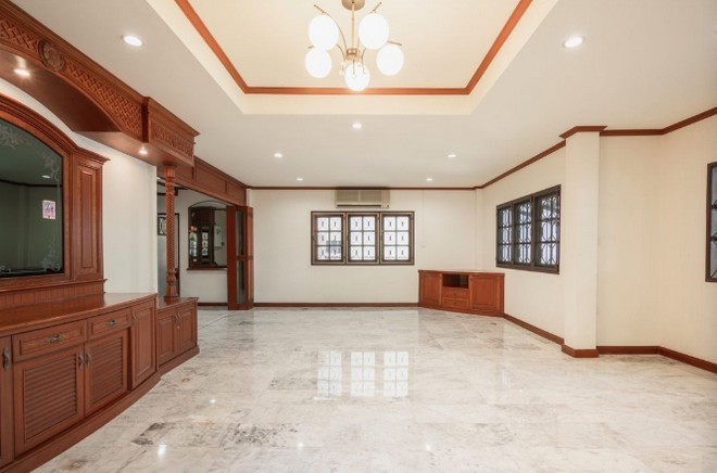 ขายบ้านเดี่ยว หมู่บ้านปรีชาล้ำเพชร รามคำแหง 76 มีนบุรี พร้อมอยู่