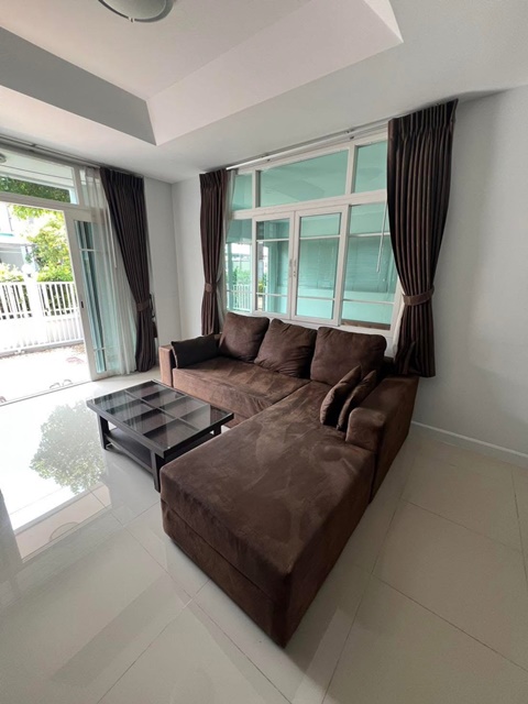 คู้บอน 21-29  แฟชั่นไอส์แลนด์ 3 กม. ให้เช่า บ้านเดี่ยว  แอร์  5 ตัว  3นอน 3น้ำ 55ตรว. 220ตรม. รพ. สินแพทย์ รามอินทรา  2กม.