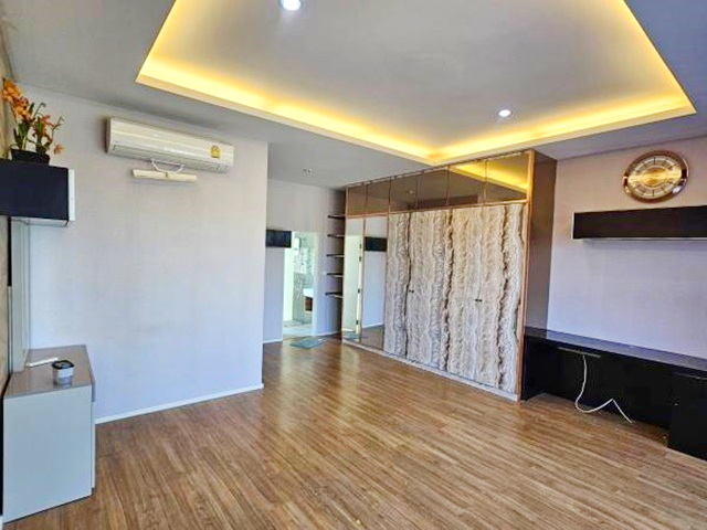 ตลาดออเงิน900ม ให้เช่าทาวน์โฮม 3ชั้น หลังมุม 25ตร.วา.MRTมัยลาภ 3.9กม.300ตร.ม. บ้านกลางเมือง  3นอน 3น้ำ สุขาภิบาล5