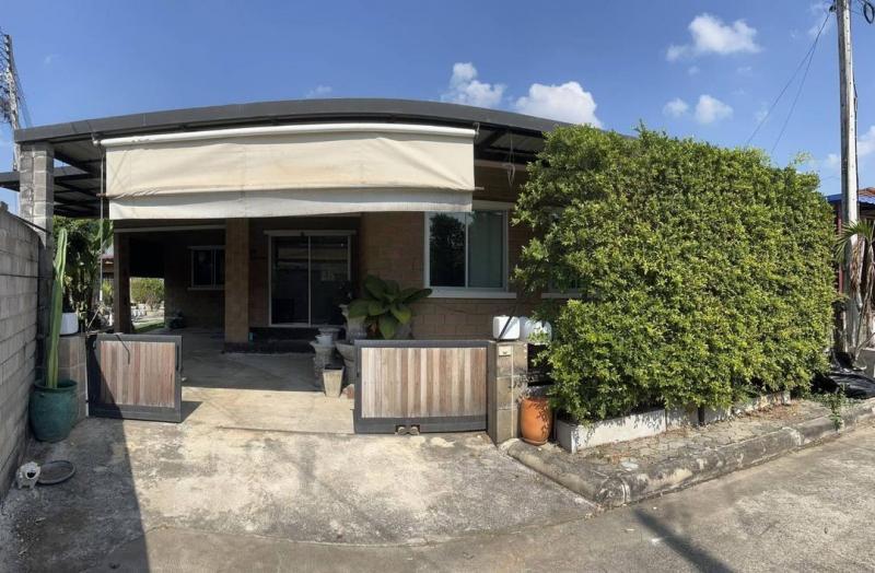 ขายพร้อมผู้เช่า 2.98 ล้าน 61 ตรว. #เดอะพาทิโอ้ #สันทรายน้อย #สันทราย บ้านเดี่ยวชั้นเดียว (สัญญาหมด ก.พ. 69) ใช้วัสดุรองรับแผ่นดินไหว