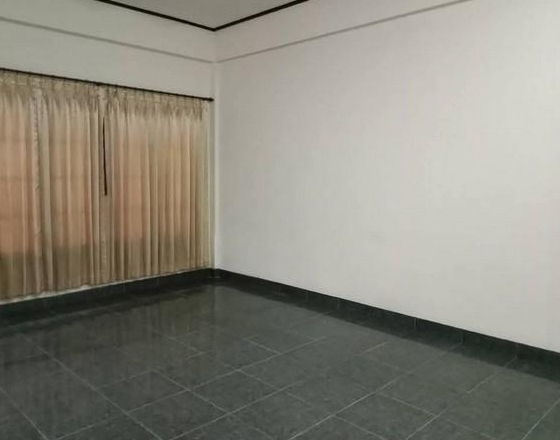 ขายทาวน์โฮม 2ชั้น หมู่บ้านราชาวิลล่า ย่านลาดพร้าวเลียบด่วนใกล้MRTลาดพร้าว71