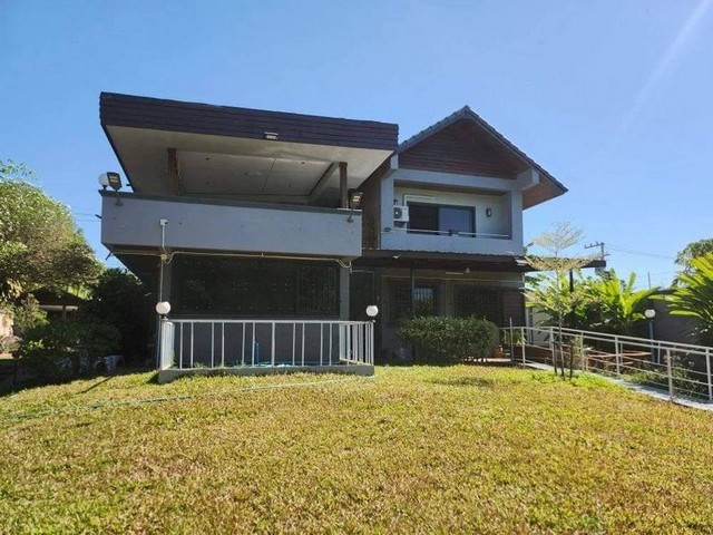 บ้านเดี่ยว สร้างด้วยสถาปนิกฝรั่งเศส โครงสร้างแข็งแรง สันกำแพง 