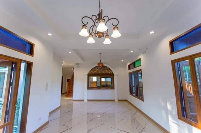 บ้านสร้างใหม่ 2 ชั้น สไตล์ล้านนา วัสดุคุณภาพทั้งหลัง หนองหอย