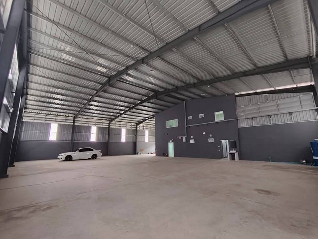 โกดังพร้อมสำนักงาน 2ชั้น ใกล้ท่าเรือแหลมฉบัง ชลบุรี