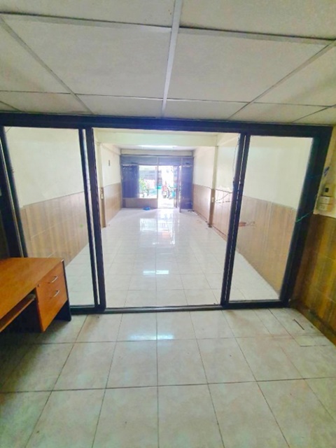 BTSอนุสาวรีย์ชัย ดินแดง ให้เช่าบ้าน อาคารพาณิชย์  3ชั้น ARLราชปรารภ20-24 ทางด่วน ประตูน้ำ ดินแดง ใกล้ตลาด 3นอน 3น้ำ