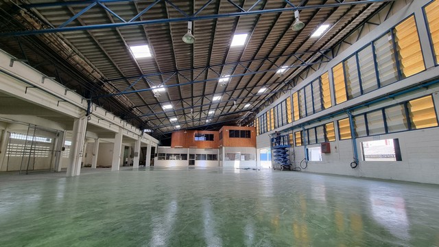 โกดัง/โรงงาน พร้อมออฟฟิศ 2ชั้น ติดริมถนนบางนาตราด กม.20