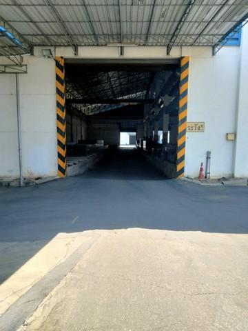 ขายที่ดิน 7-3-30 ไร่ พร้อมโกดังสินค้า มีเครน 10 ตัว ถนนพระราม 2 คอกกระบือ สมุทรสาคร