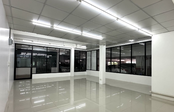 ให้เช่าพื้นที่ 85 ตรม อาคารวังเด็ก ติดถนนวิภาวดีรังสิต เหมาะทำหน้าร้าน สำนักงาน โชว์รูม ใกล้เซ็นทรัลลาดพร้าว