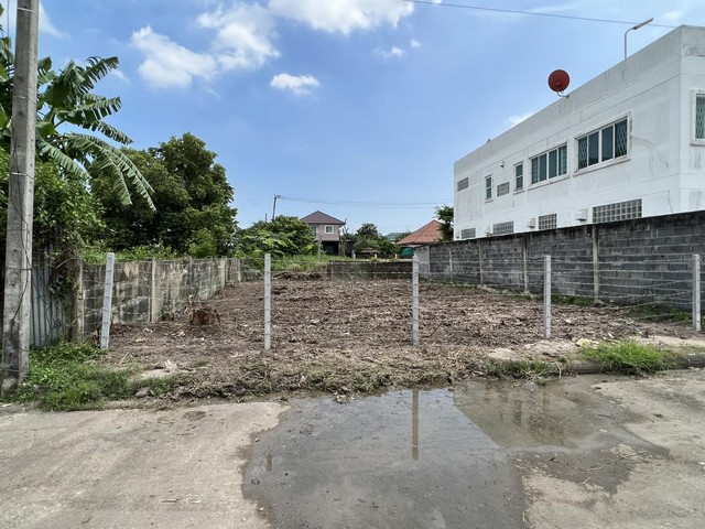 ขายที่ดินเปล่า 60 ตรว หมู่บ้านแฮปปี้เพลสพาร์ค ลาดกระบัง กรุงเทพฯ เหมาะสำหรับซื้อเก็บ หรือสร้างบ้านพักอาศัย บรรยากาศเงียบสงบน่าอยู่