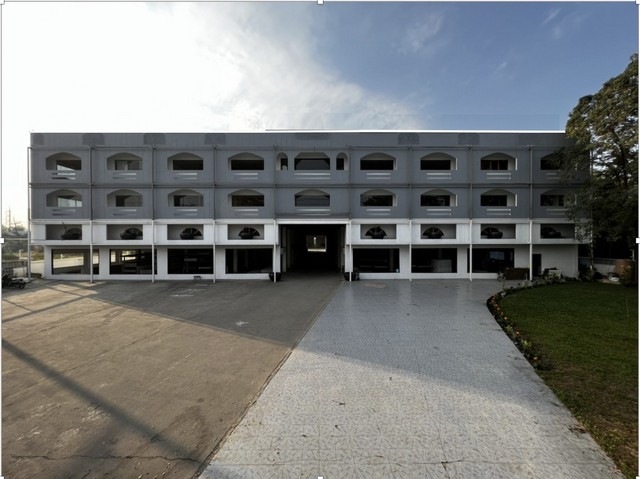 ให้เช่าโกดัง โรงงานเนื้อที่ 5ไร่  ซอยบงกช ปทุมธานี  เข้าได้ทั้งสองทาง คือถนนรังสิต-นครนายก และ ถนนคลองหลวง