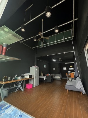 ทำเลการค้า! หลังมุมหาไม่ได้แล้ว มีพื้นที่จอดรถเพิ่ม!! ขายอาคารพาณิชย์ 3.5 ชั้น บีแอลพลาซ่า พุทธมณฑลสาย 5 ซอย 4 ใจกลางอ้อมน้อย