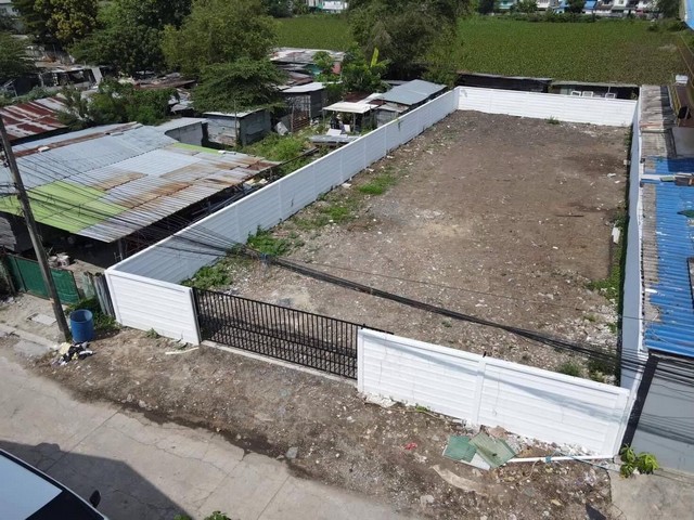 ขายที่ดินเปล่าถมแล้ว 135 ตร.วา ซอยเสรีไทย 57 ใกล้มอเตอร์เวย์, ทางด่วน ใกล้สิ่งอำนวยความสะดวกมากมาย