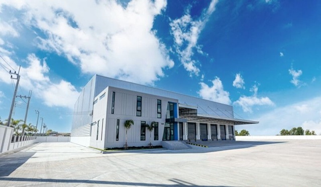 รพ.จุฬารัตน์5 3.8กม. ตลาดรวยทรัพย์ 1.9กม. บางบ่อ ให้เช่าโกดัง พร้อมออฟฟิศ 2 ชั้น  1,960ตรม. 490ตรว.6 น้ำ สนามบินสุวรรณภูมิ14 กม.