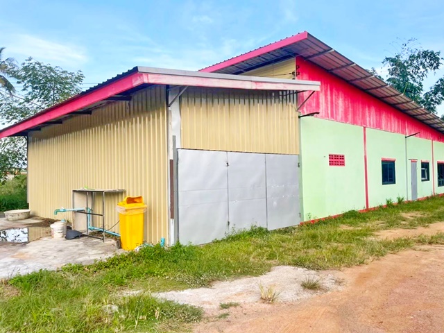 เช่า-ขายบ้านพร้อมโกดัง 2 หลัง 480 ตร.ม. ระยอง เกือบ1ไร่ หรือ 360ตร.วา.โลตัส บ่อวิน 2.1กม. ปลวกแดง  มาบยางพร  รร.บ้านบ่อวิน 1.1 กม.