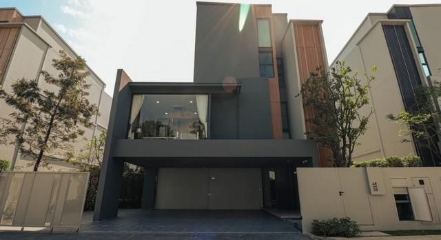 บ้านเดี่ยว 3ชั้น โครงการ วีเว่ กรุงเทพกรีฑา ใกล้โรงเรียนนานาชาติ เวลลิงตั้น