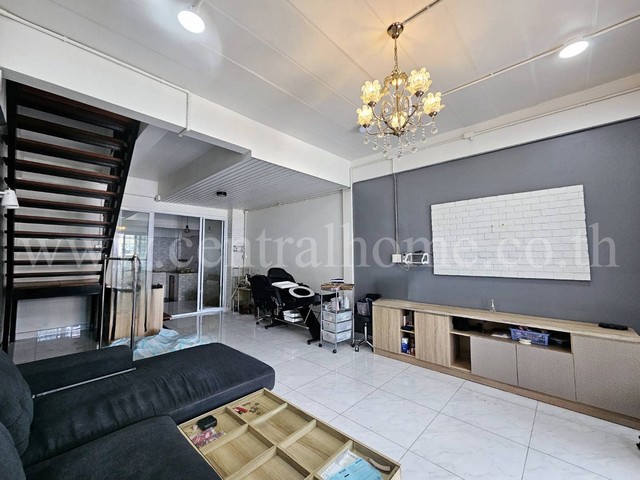 ทาวน์เฮ้าส์ 2 ชั้น คู้บอน 27 แยก 48 รีโนเวทใหม่ พร้อมอยู่