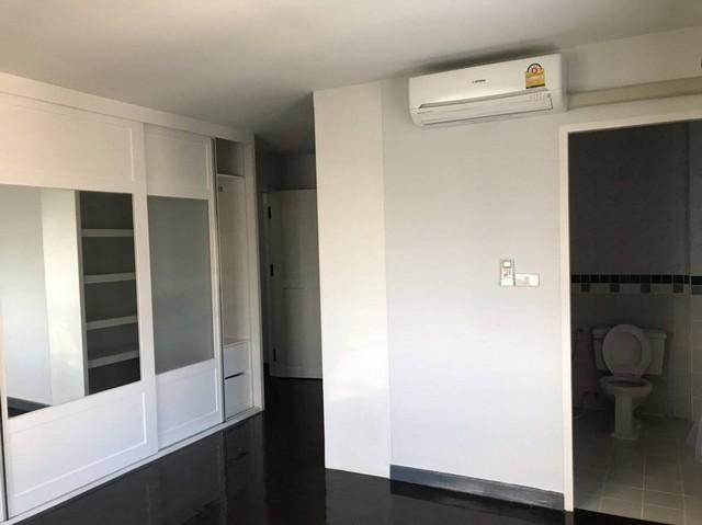 ขายทาวน์โฮม 3.5 ชั้น หมู่บ้านเน็พปาร์ค ซ.ประเสริฐมนูญกิจ 29 หลังมุม ใกล้เลียบทางด่วน ( รีโนเวทใหม่ )