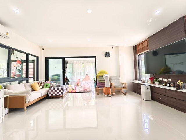 ขาย บ้านแฝด หลังมุม บ้านกลางเมือง Edition พระราม9-พัฒนาการ 4ห้องนอน 4ห้องน้ำ 10 นาทีถึงมอเตอร์เวย์ 47.1 ตร.ว. บ้านสวย ไม่ต้องซ่อม