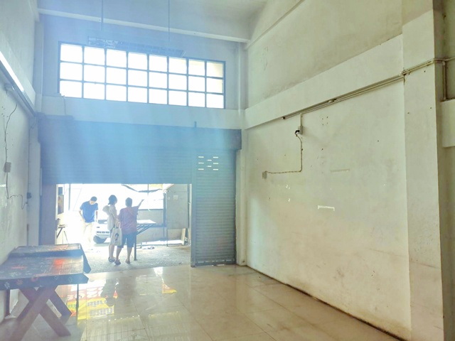 ร้านอาหาร MRT ลาดปลาเค้า 150ม.บิ๊กซี ฟู้ดแลนด์ โลตัส  900ม.ให้เช่าอาคาร 4.5 ชั้น​ ใหญ่​ 329ตร.ม.19ตร.วา. 3-4นอน 4 น้ำ  ซ.รามอินทรา 17-25