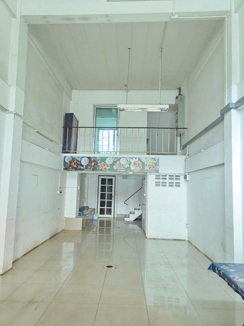 ให้เช่าอาคาร 4.5 ชั้น​ ใหญ่​ 324ตร.ม.18ตร.วา.MRT ลาดปลาเค้า 150ม. ซ.รามอินทรา 17-25  หอพักบิ๊กซี ฟู้ดแลนด์ โลตัส  900ม. 3-4นอน 4 น้ำ