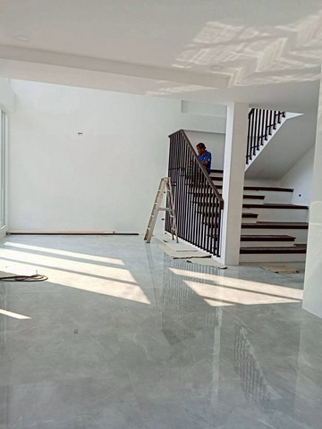 บ้านสร้างใหม่ 2 ชั้น สไตล์โมเดิร์น เข้าเมืองง่าย โซนสุเทพ