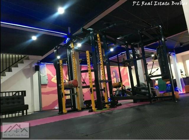 ให้เช่าอาคารพาณิชย์3คูหาติดถนนลาดพร้าวใกล้MRTมหาดไทย Food land พื้นที่ 1,020 ตร.ม.