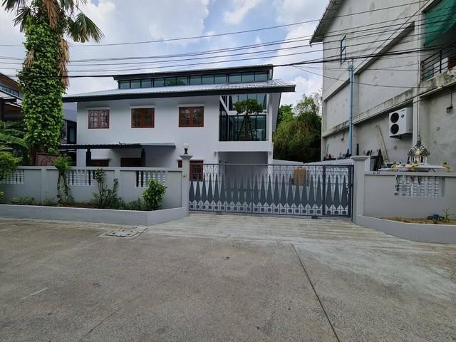 ให้เช่าบ้านเดี่ยว2ชั้น200 ตร.ม.ย่านโชคชัย4ลาดพร้าว ใกล้MRTโชคชัย4ใกล้นาคนิวาส