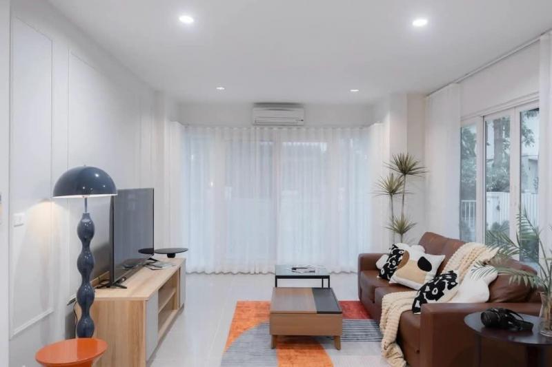 ให้เช่า 35,000 บาท/เดือน ขาย 5.4 ล้าน วรารมย์แก้วนวรัฐ ดอยสะเก็ด #รีโนเวทใหม่ สไตล์ Contemporary เฟอร์ครบ #พร้อมเข้าอยู่ รับสัตว์เลี้ยง