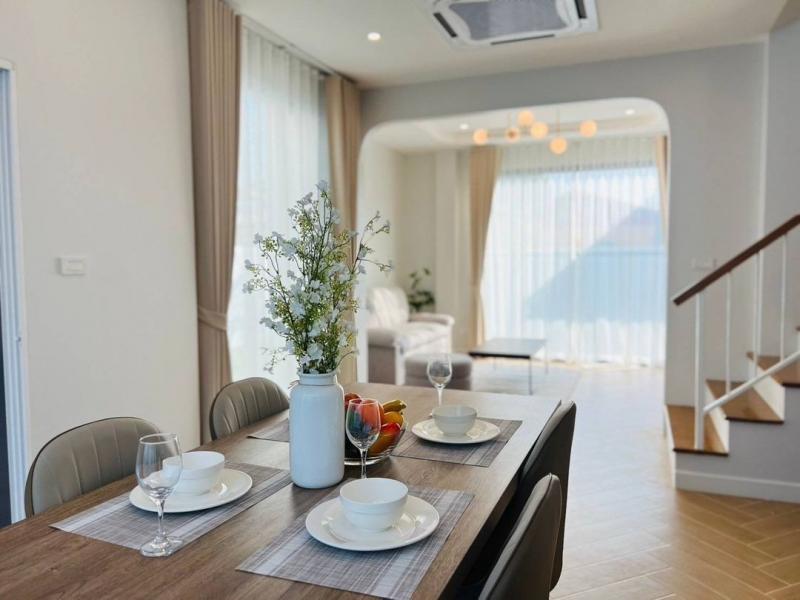 ราคาเริ่มต้นที่ 3.39 ล้าน 43.1-47.3 ตรว. #สันผักหวาน #หางดง บ้านสร้างใหม่ สไตล์โมเดิร์น มี 5 หลัง ตกแต่งครบ พร้อมเข้าอยู่ ไปสนามบิน 20 นาที