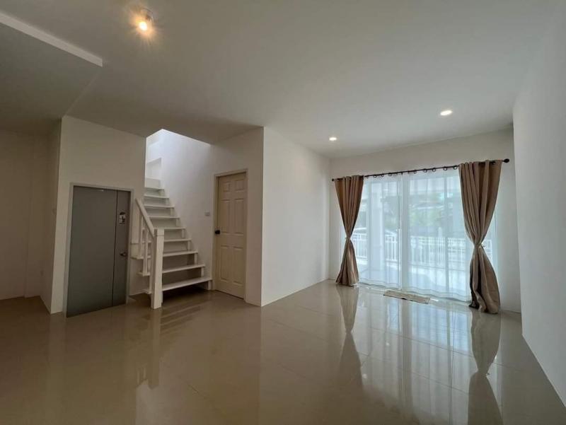 ขายต่ำกว่าราคาประเมิน 2.45 ล้าน 50 ตรว. #รุ่งธนา4 #ท่ารั้ว บ้านเดี่ยว 2 ชั้น #รีโนเวทใหม่ ต่อเติมกว้างมาก ห่างจากตัวเมือง 20 นาที