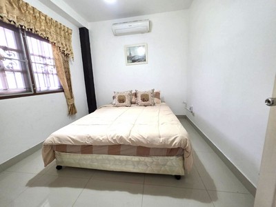 ไม้แท้ สวยมาก!!! เนื้อแข็งปลวกไม่กิน !! ขายบ้านเดี่ยวหนองเกตุน้อย พัทยา(ใกล้ป้าบุญคาเฟ่) ตำบลตะเคียนเตี้ย อำเภอบางละมุง จังหวัดชลบุรี