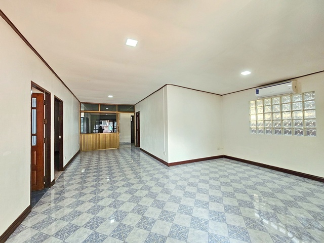 โลตัส พระนั่งเกล้า 500ม.3 นอน MRTแยกนนทบุรี 1กม .ให้เช่าบ้านเดี่ยว 50ตร.วา. 199ตร.ม. 2น้ำ 4 แอร์ โรบินสัน รัตนาธิเบศร์ 1.3กม.