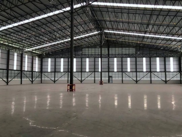 ให้เช่าโรงงาน/คลังสินค้า ชลบุรี พื้นที่ขนาด 3,000   ตรม. สามารถขอใบอนุญาต รง.4  พื้นที่สีม่วง