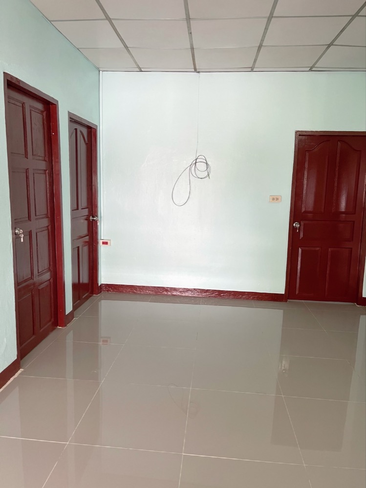 ขายบ้าน  ย่านนวังทองหลาง-กรุงเทพ (เดินทางสะดวก ใกล้ถนนลาดพร้าว)