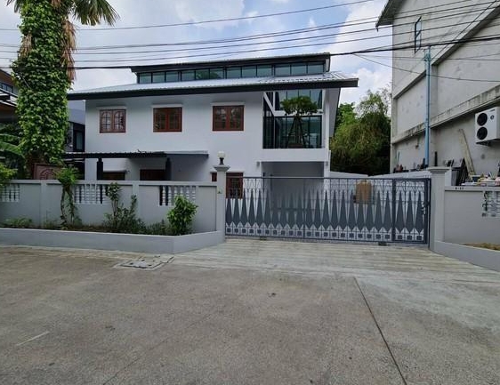 ให้เช่าบ้านเดี่ยว2ชั้น ย่านโชคชัย4ลาดพร้าว ใกล้MRTโชคชัย4ใกล้นาคนิวาส ลาดพร้าววังหิน เลียบด่วน