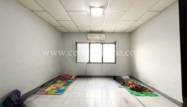 P1 อาคารพาณิชย์ 3.5 ชั้น ซอยคู้บอน 27 รามอินทรา ขายพร้อมผู้เช่า