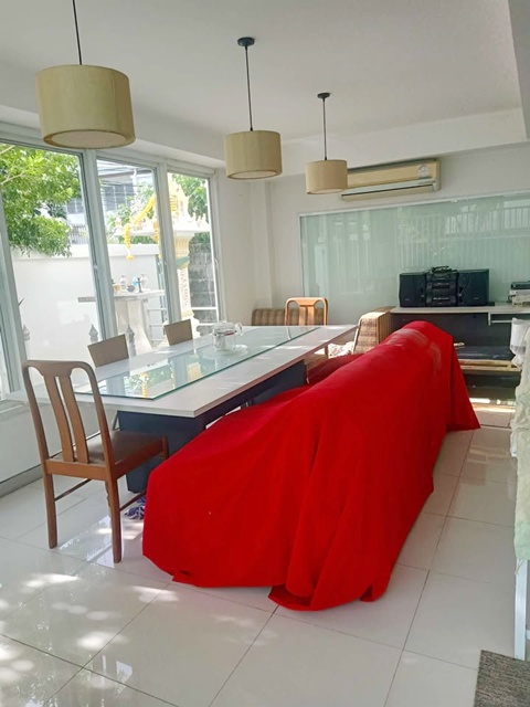 รถไฟฟ้าวัดเสมียนนารี 1.5กม.ให้เช่าสำนักงาน 4 ชั้น เซ็นทรัล ลาดพร้าว 1.8 กม.320ตร.ม. 38ตร.วา.ตลาดบองมาร์เช่ 290ม.  5นอน 5 น้ำ