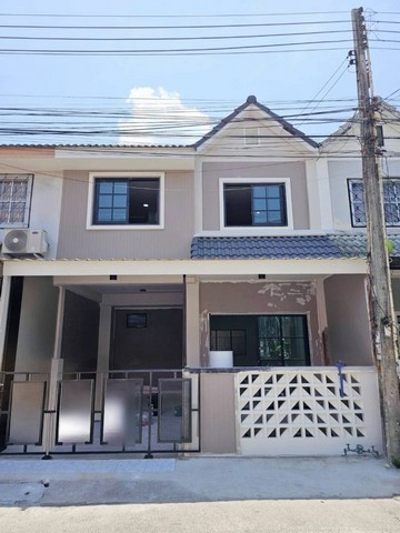 หมู่บ้านมณีแก้วเลี่ยงหนองมน  ทาวน์เฮาสน์ 2 ชั้น  บ้านเลขที่ 79/611  มณีแก้วซอย 10 3 ห้องนอน 2 ห้องน้ำ พื้นที่ 18 ตารางวา  