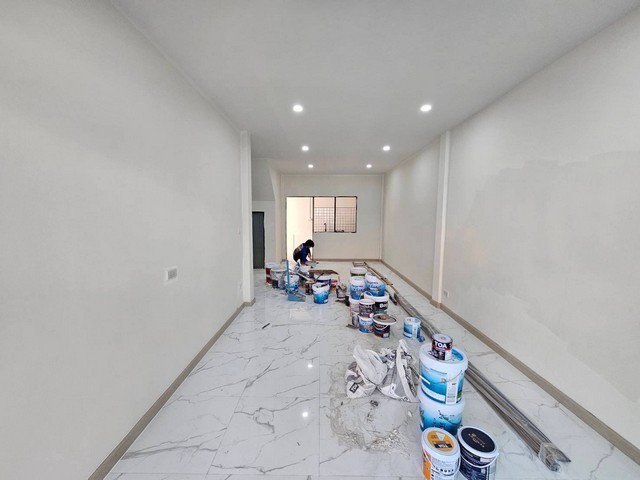 หมู่บ้านมณีแก้วเลี่ยงหนองมน  ทาวน์เฮาสน์ 2 ชั้น  บ้านเลขที่ 79/611  มณีแก้วซอย 10 3 ห้องนอน 2 ห้องน้ำ พื้นที่ 18 ตารางวา