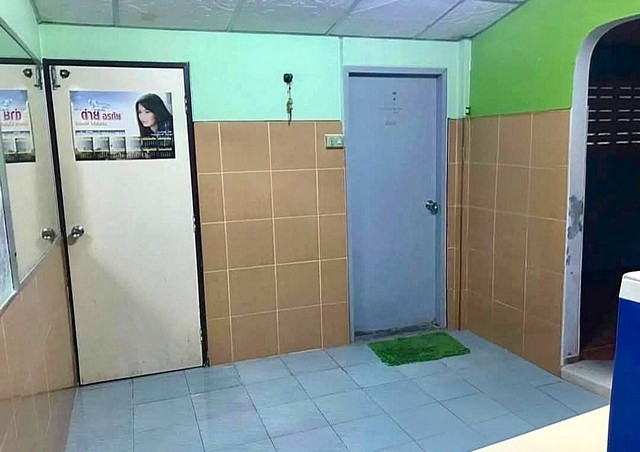 ขายทรัพย์ดีราคาถูกสำนักบกชลบุรี ขายที่ดินพร้อมสิ่งปลูกสร้าง​ ทำเลดี   บนเนื้อที่​  130   ตรว​